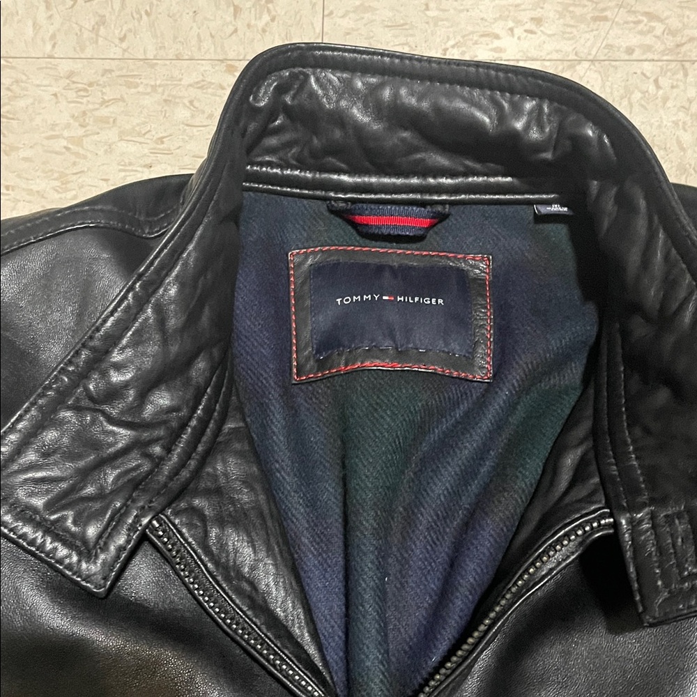 Tommy Hilfiger Leather Harrington Collar - Picture 2 of 4